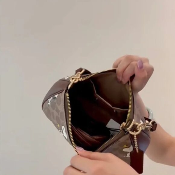 Coach Brown Snoopy Women's Bag - Picture 6 of 6